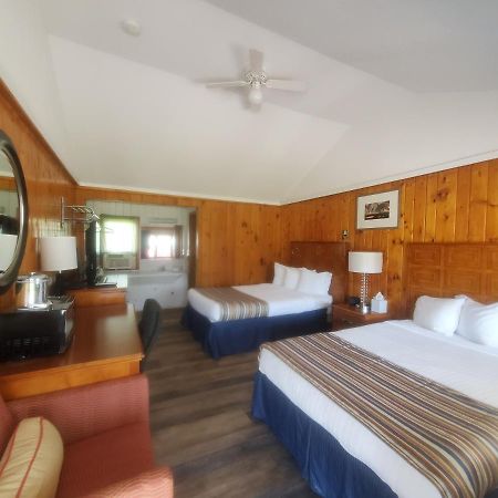 Bayview Lakefront Inn Saint Ignace Exteriér fotografie